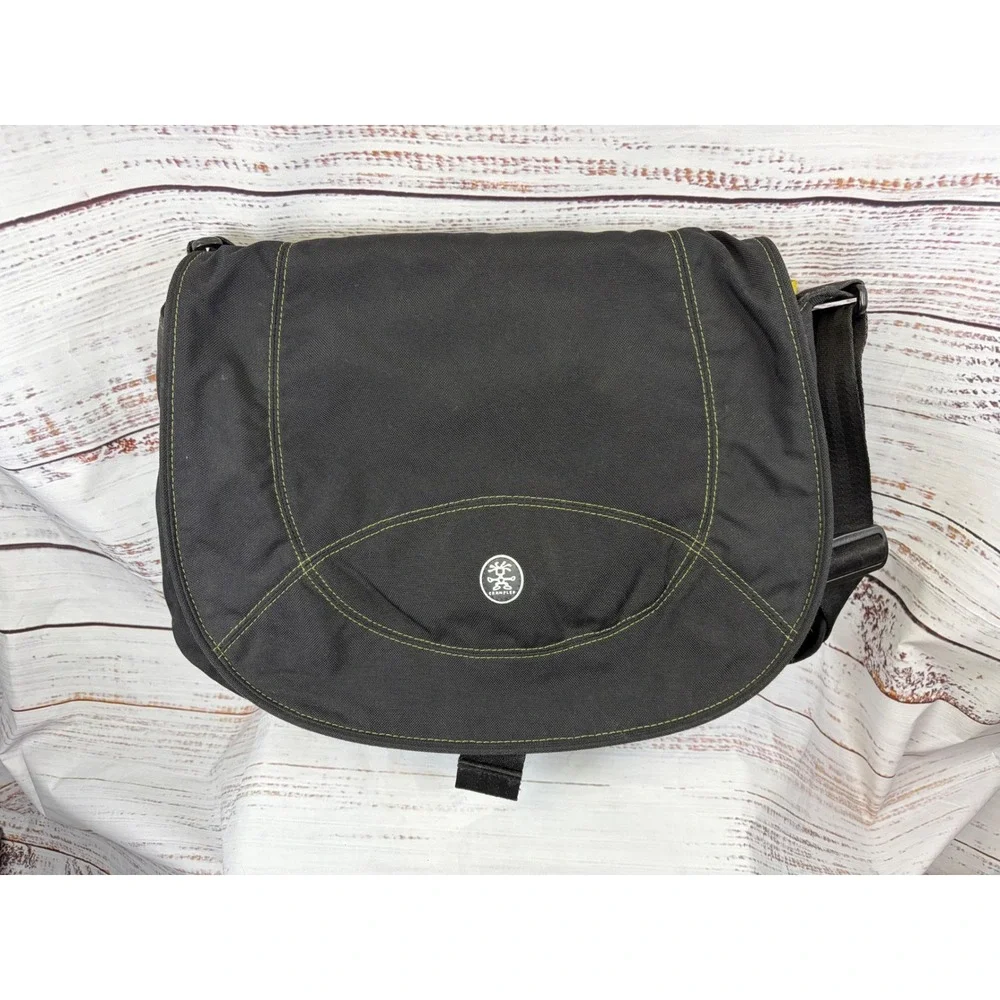 Crumpler Messenger Bag Black Canvas Lime Green Lining Shoulder Bag cheesy chick